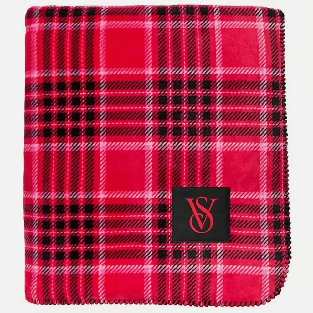 Victoria’s Secret Cozy Plush Blanket Red Black Plaid 50